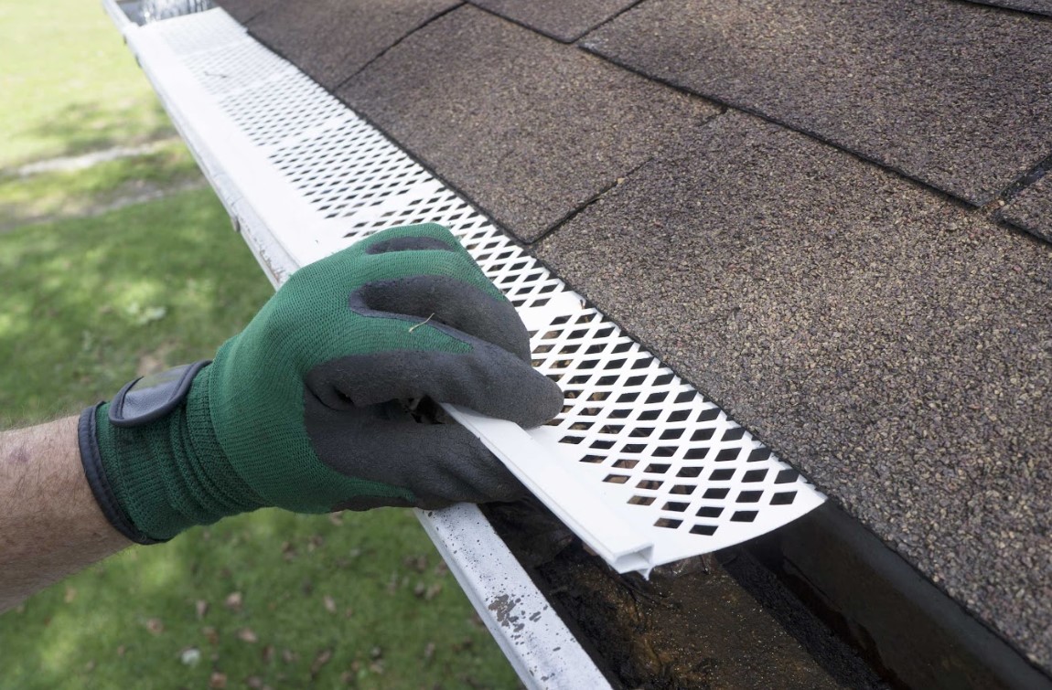 winter gutter maintenance in Montana